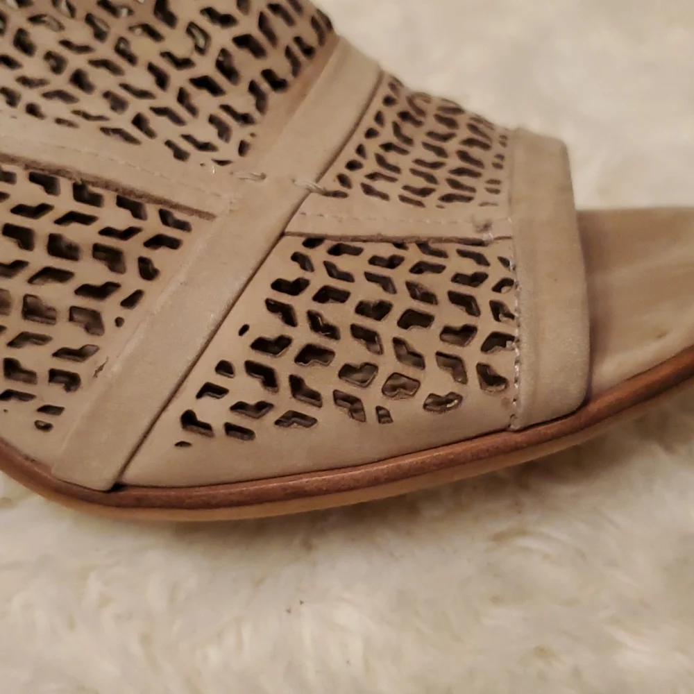 Vince camuto Lendia leather‎ booties #294